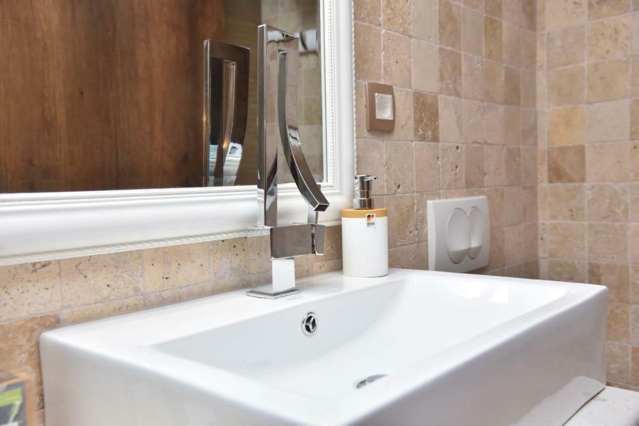 Old Town Skyline Apartment 3 بودفا المظهر الخارجي الصورة